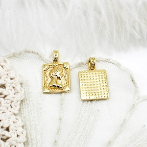 18K gold plated square queen portrait pendant with embossed design and beaded edges