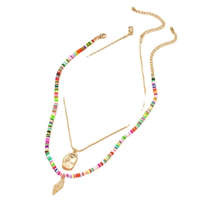 Bohemian dubbellaagse ketting met kleurrijke polymeerklei kralen en gouden hanger