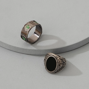 Anello in Lega Retrò Vintage Argento Nero Sigillo Con Motivo Impronte di Zampe Verdi Per Uomo Donna Gioielli