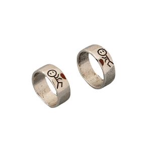Vintage style couples heart ring set with matchman engravings on silver band