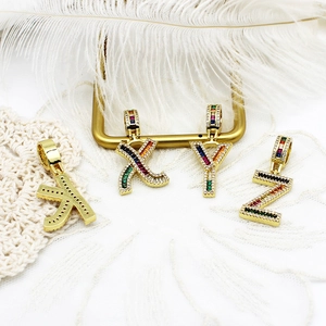 Pendentifs lettres K X Y Z plaqués or 18k avec micro-incrustation de zircons colorés