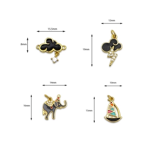 DIY-bedelset met emaille wolk, olifant en zeilboot met zirkonia voor sieraden maken