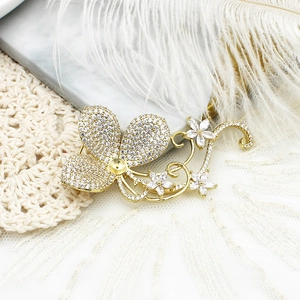 Exquisite gold-plated butterfly brooch with sparkling zircon inlays for pearl DIY projects