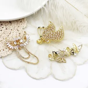 Broche Animale Élégante en Cuivre Zircone Pour Femme Plaqué Or 18K Hibou Papillon Gland Épingles à Revers Bijoux