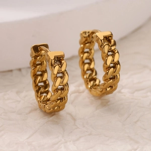 Créoles maillons cubains plaquées or au design minimaliste et finition polie pour femme