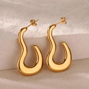 Polished 18k gold butterfly wave earrings in minimalist S-shape geometric design