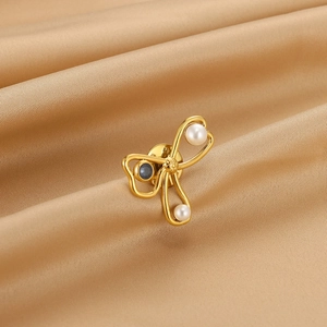Spilla a Fiocco in Acciaio Inossidabile Placcato Oro Con Künstliche Perle e Zircone Elegante Spilla per Donna Gioielli di Moda