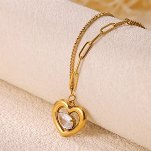 Collana a cuore in acciaio inossidabile placcato oro 18K con zircone a goccia e doppia catena