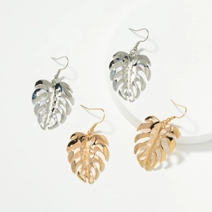 Boucles d'oreilles feuilles de monstera évidées en finitions dorée et argentée