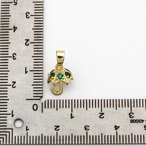 Ciondolo a ombrello placcato oro 18K con zirconi verdi con indicazione delle misure