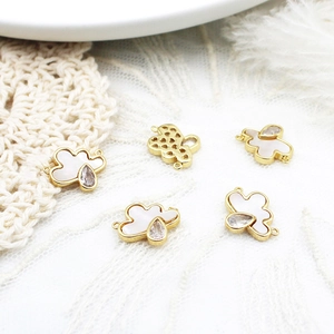 Colgante de nube de nácar con circonita en cobre chapado en oro de 18K para joyería DIY