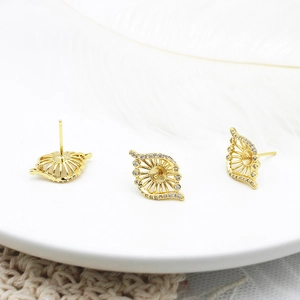 Base de pendientes de latón chapado en oro de 18K para joyas DIY con circonitas blancas