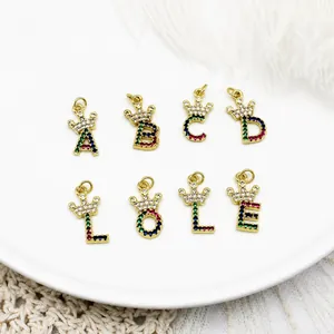 18K Vergulde Koperen Kroon Letter Hanger Micro Ingelegde Gekleurde Zirkoon Alfabet Bedels Voor DIY Ketting Armband Maken