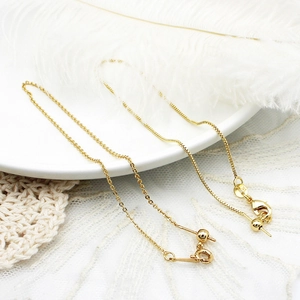 Detail view of 18K gold plated S925 silver box chain and O-chain with adjustable clasp