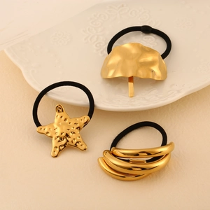 Élastiques à cheveux minimalistes plaqués or 18K avec breloques étoiles de mer dorées