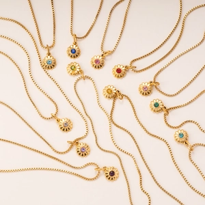 Collares minimalistas de margaritas de acero inoxidable con piedras preciosas
