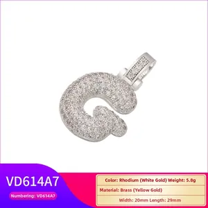 Macro pendentif lettre G en argent micro-pavé avec poids 5,8g et dimensions 20mmx29mm
