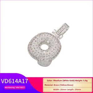 Pendentif lettre Q en laiton rhodié serti de zircons blancs étincelants