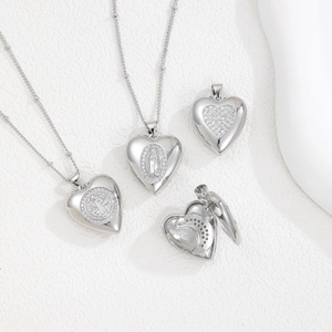 Vintage Herz-Medaillon-Halskette mit Madonna-Relief und Kristallen in Silber-Optik