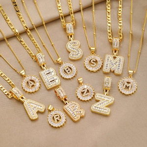 Hip-Hop Kupfer Strass Anfangsbuchstabe Halskette Set Für Damen Herren Vereist Alphabet Rund Blume Anhänger Figaro Perlenkette Schmuck