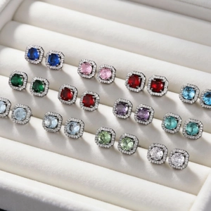 Vierkante Zirconia Oorknopjes Voor Dames Koper Halo-ontwerp Ronde Hoofdsteen Roestvrijstalen Stift Elegante Bruiloft Sieraden