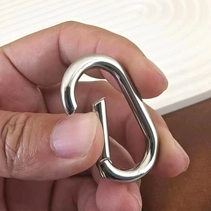 Handheld stainless steel oval spring gate snap hook with polished silver finish