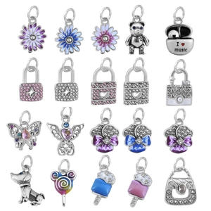 Assortiment de breloques en émail coloré fleurs et animaux pour la création de bijoux