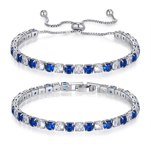 Zilveren tennisarmbandset met blauwe zirkonia en twee verschillende sluitingsopties