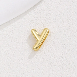 Macro d'un pendentif lettre Y plaqué or 10mm pour bracelets DIY et lanières de montre