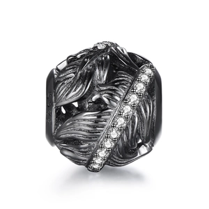 S925 Sterling Silber schwarzer Blatt-Charm mit funkelnden Zirkonia-Steinen besetzt