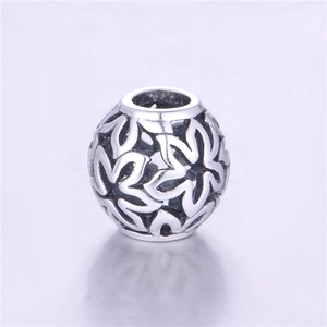 S925 Sterling Silber Charm-Perle im hohlen Blumendesign für DIY-Schmuckarmbänder