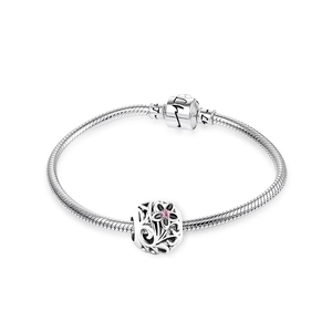 S925 Silber Schlangenarmband mit filigranem Charm und rosa Edelstein-Verzierung