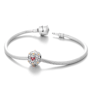S925 sterling zilveren holle bloembedel met rood hart en stenen op slangenarmband