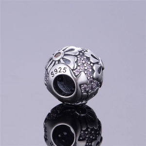 S925 sterling zilveren bloembedel met roze zirkonia en geoxideerde vintage afwerking