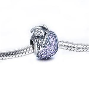 Perle animal en argent S925 avec zircons violets sur un bracelet serpent