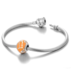 Pulsera de cadena de serpiente en plata S925 con amuleto del zodiaco en esmalte naranja
