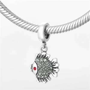 Charm poisson en argent massif S925 avec zircons verts pour bracelets de perles