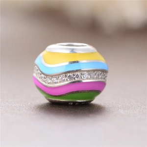 Cuenta redonda de plata S925 con rayas de esmalte de colores y circonitas brillantes
