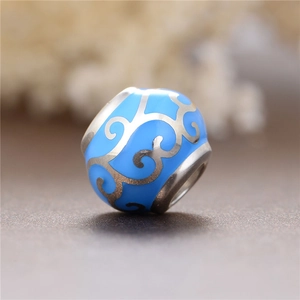 Abalorio de plata S925 con esmalte azul y diseño de enredadera para pulseras