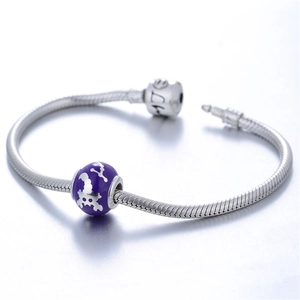 Pulsera de cadena de serpiente en plata S925 con dije de calavera de esmalte morado y sello