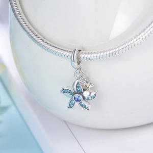 Pendentif étoile de mer en argent S925 serti de zircons bleus sur bracelet serpent
