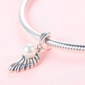 Elegant S925 sterling silver angel wing pendant with white pearl on silver snake chain