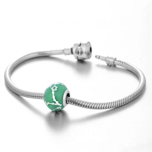 Abalorio signo Piscis en plata 925 en pulsera de cadena de serpiente con cuenta verde