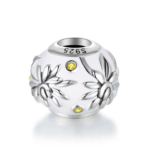 S925 sterling zilveren madeliefje bedel met wit emaille en gele zirkonia details