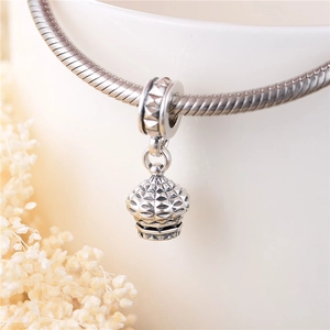 Pendentif maison en argent S925 sur bracelet maille serpent avec finition oxydée