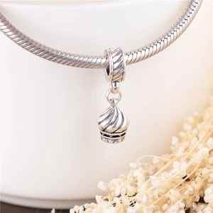 Pendentif dôme architectural en argent sterling S925 sur un bracelet chaîne serpent chic