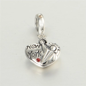 Pendentif cœur en argent S925 New York avec Statue de la Liberté et pierre rouge