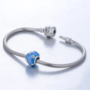 Pulsera de cadena de serpiente de plata S925 con abalorio azul de cielo estrellado
