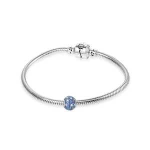 925 zilveren slangenarmband met blauwe kristallen pavé bedel en gegraveerde sluiting voor dames