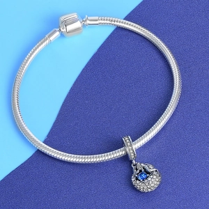 Pendentif sirène en argent S925 avec cristaux bleus sur bracelet à maille serpent